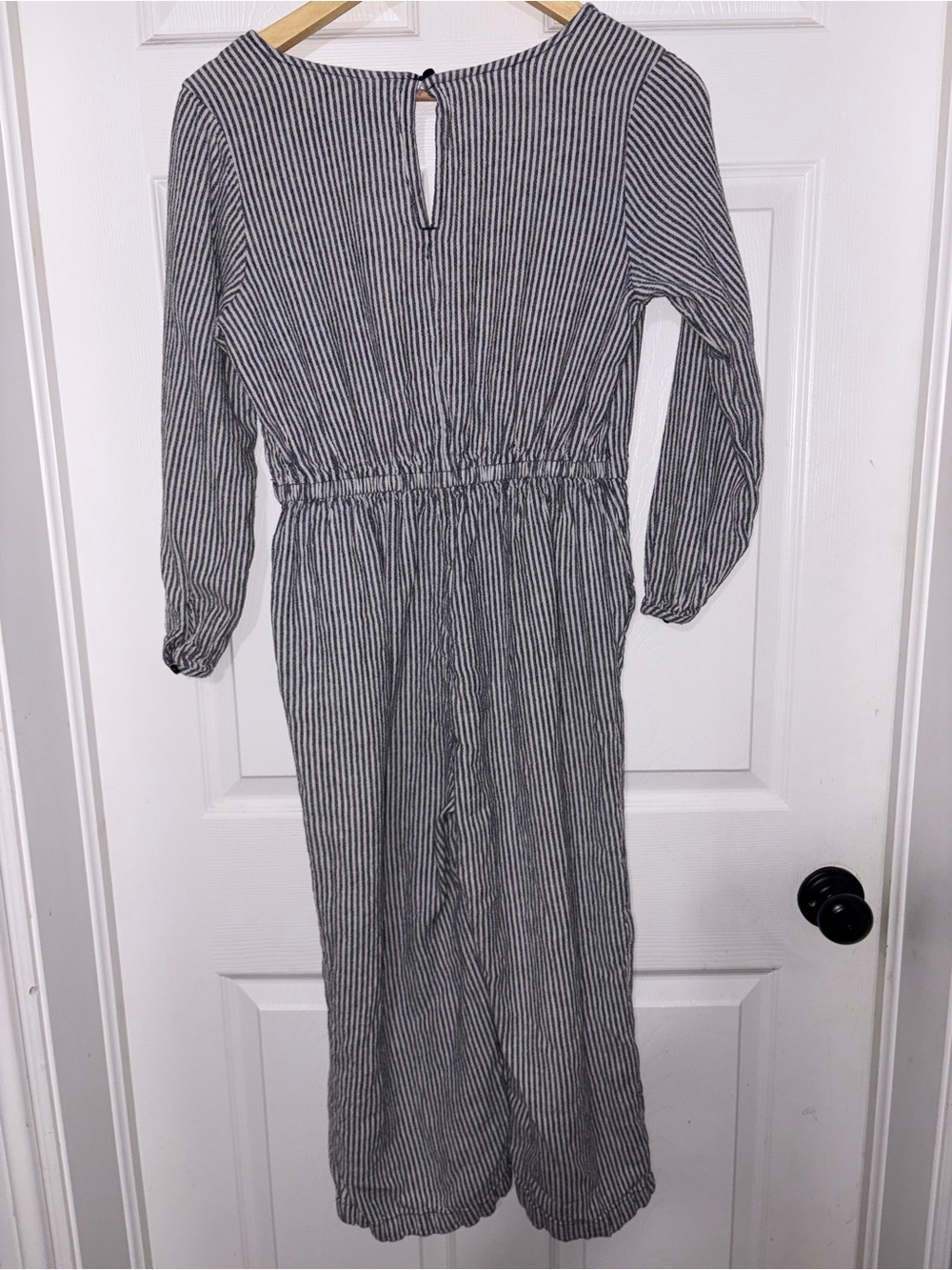 Old Navy Gray Ribbed Wide-Leg Jumpsuit with Pockets - Picture 3 of 6